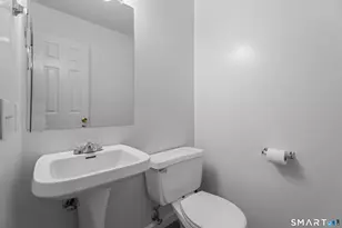 213 Oakland St, Manchester, CT 06042 - Photo 11