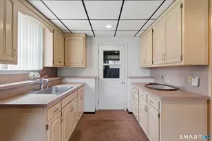 57 Edgewood Dr, Middletown, CT 06457 - Photo 29