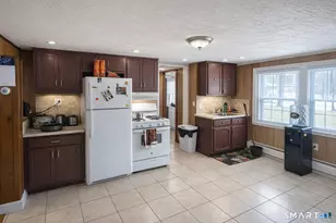 88 Elizabeth Ann Dr, New Haven, CT 06512 - Photo 17