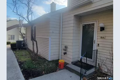 166 Old Brookfield Road #31-4, Danbury, CT 06811 - Photo 1