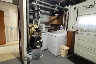 219 Oakwood Dr, Fairfield, CT 06824 - Photo 15