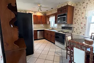 219 Oakwood Dr, Fairfield, CT 06824 - Photo 7