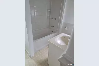 35 Denison Avenue, New London, CT 06320 - Photo 9