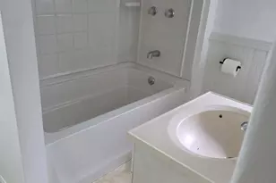 35 Denison Ave, New London, CT 06320 - Photo 9