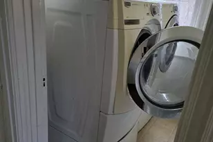 35 Denison Ave, New London, CT 06320 - Photo 13