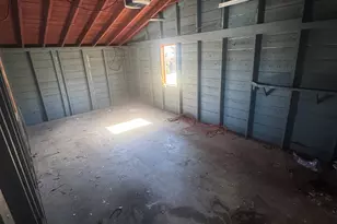 105 Crown St, Bristol, CT 06010 - Photo 21