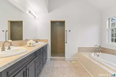 14 Windermere Lane, Stamford, CT 06902 - Photo 19