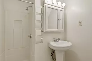 250 Summerfield Ave, Bridgeport, CT 06610 - Photo 11