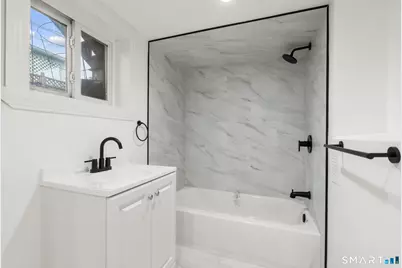 48 Lockwood Avenue #First Floor, Stamford, CT 06902 - Photo 17