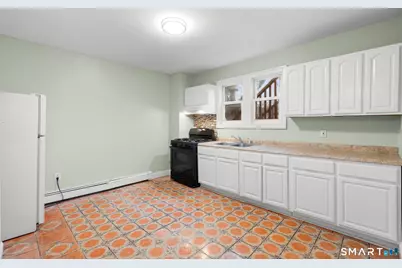 48 Lockwood Avenue #First Floor, Stamford, CT 06902 - Photo 3