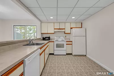 9 Farview Avenue #3-12, Danbury, CT 06810 - Photo 7