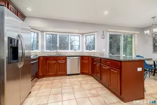 408 Strawberry Hill Ave, Stamford, CT 06902 - Photo 7