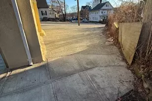 113 Bunker Hill Ave, Waterbury, CT 06708 - Photo 25