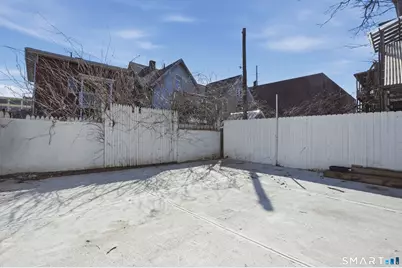 584 Kossuth Street, Bridgeport, CT 06608 - Photo 25