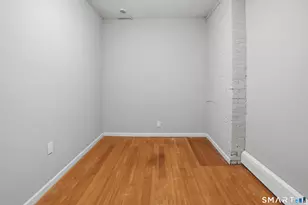 584 Kossuth St, Bridgeport, CT 06608 - Photo 9