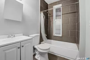 584 Kossuth St, Bridgeport, CT 06608 - Photo 13