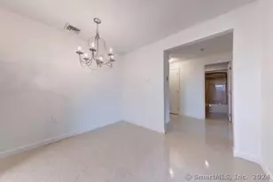 54 Oak St, Middletown, CT 06457 - Photo 5