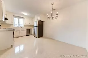 54 Oak St, Middletown, CT 06457 - Photo 3