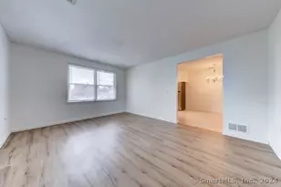 54 Oak St, Middletown, CT 06457 - Photo 9