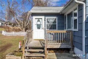 287 Laurel St, East Haven, CT 06512 - Photo 3