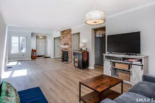 284 Castlewood Dr, Bloomfield, CT 06002 - Photo 7