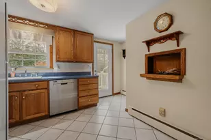 25 Marion Dr, East Lyme, CT 06333 - Photo 17