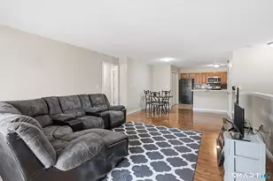 302 Ashmead Cmns, Enfield, CT 06082 - Photo 7