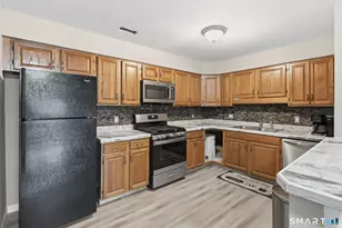 302 Ashmead Cmns, Enfield, CT 06082 - Photo 9