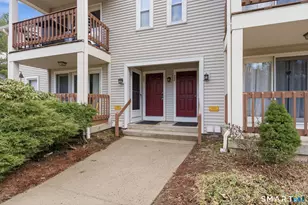 302 Ashmead Cmns, Enfield, CT 06082 - Photo 3