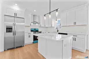 281 Traverse St, Waterbury, CT 06704 - Photo 9