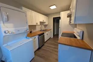 21 Enid St, Bridgeport, CT 06606 - Photo 3