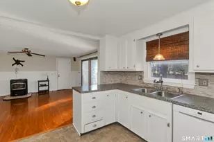 73 Laurel St, Enfield, CT 06082 - Photo 13