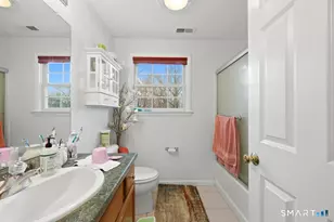 27 Parkwoods Dr, Norwich, CT 06360 - Photo 7