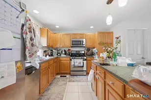 27 Parkwoods Dr, Norwich, CT 06360 - Photo 3