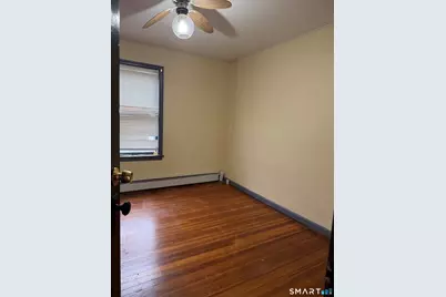 16 Saint Lawrence Street, Manchester, CT 06040 - Photo 3