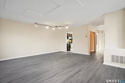 1611 Washington Boulevard #APT 1, Stamford, CT 06902 - Photo 9