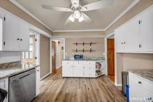 304 Huntington Rd, Stratford, CT 06614 - Photo 13