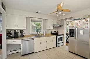 217 Macon Dr, Bridgeport, CT 06606 - Photo 17