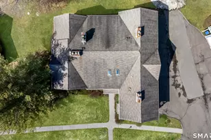 208 Windgate Cir, Monroe, CT 06468 - Photo 3