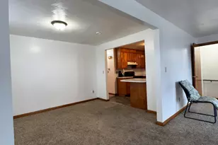 16 Grove St, New London, CT 06320 - Photo 5