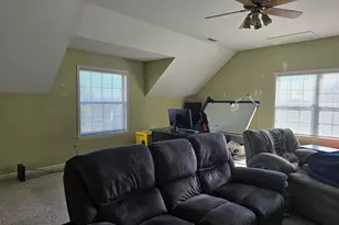 30 Commodore Hull Dr, Derby, CT 06418 - Photo 9