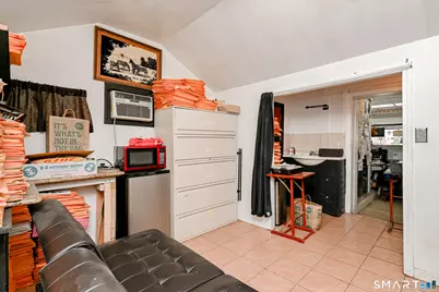 385 New Park Avenue, Hartford, CT 06106 - Photo 15