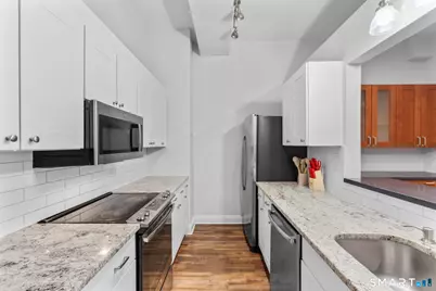 196 Crown Street #209, New Haven, CT 06510 - Photo 3