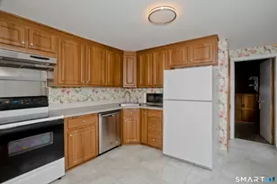 630 Oak St, East Hartford, CT 06118 - Photo 15