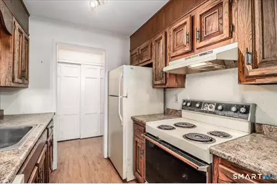 136 Deer Hill Avenue #B12, Danbury, CT 06810 - Photo 7