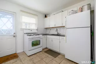 22 Courtland Ave, Stamford, CT 06902 - Photo 7