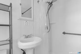 12 Glenmoor Dr, East Haven, CT 06512 - Photo 25