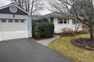 1 E Normandy Dr, West Hartford, CT 06107 - Photo 1