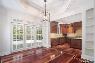 28 E Maple St, New Canaan, CT 06840 - Photo 15