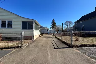 168 Blohm St, West Haven, CT 06516 - Photo 5